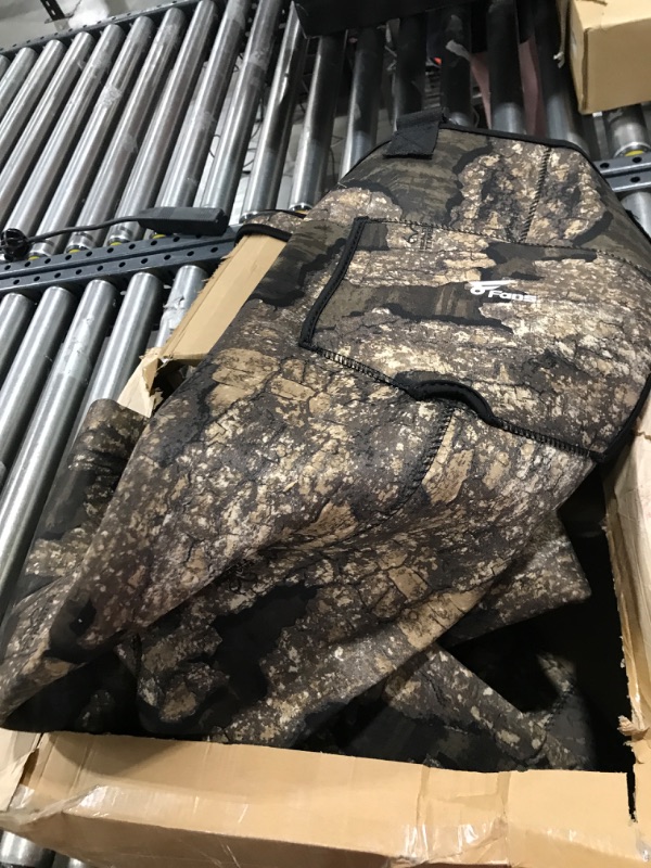 Photo 2 of 8 Fans Kids Chest Waders with Boots,Neoprene Waterproof Youth Waders Insulated Toddler Hunting & Fishing Waders Realtree Timber Camo 12/13 Big Kid