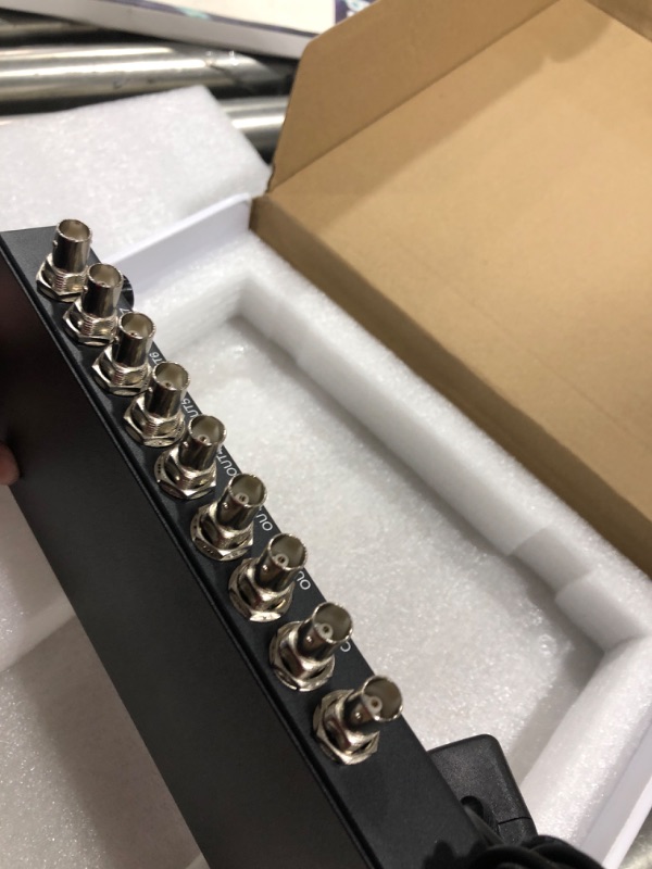 Photo 1 of Monoprice 110323 3G SDI Splitter