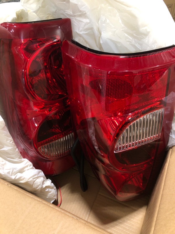 Photo 2 of GORWARE Tail Lights Assembly Compatible with 2003-2006 Chevy Silverado 1500 2500 3500 Factory Style Tail Light Rear Brake Lamps OE Replacement Taillights Pair with bulbs-Passenger Side and Driver Side Passenger and Driver Side