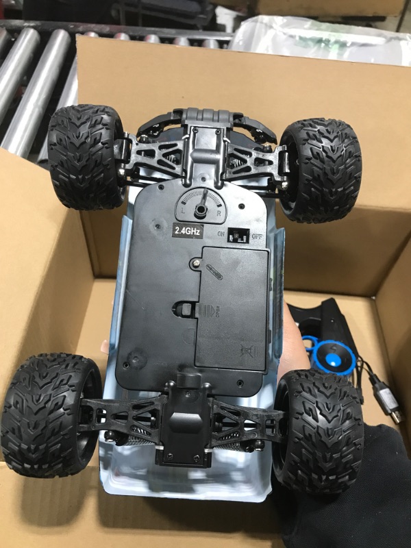 Photo 3 of DOUBLE E Ford Raptor F150 Remote Control Car 20km/h 4WD RC Car with Rechargeable Battery Headlights High Speed Off Road Monster Trucks for Boys Girls Kids, Green Green Large---UNABLE TO TEST 