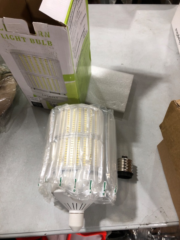 Photo 2 of 800W Equivalen LED Corn Light Bulb New Upgraded 10000 Lumens, Cool Daylight White 6000K, E26/E39 Base, 100W Large Area Corn Bulb, Medium Base for High Bay, Warehouse, Factory, Workshop, Backyard 100.0