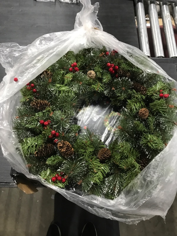 Photo 1 of 28inch Christmas wreath