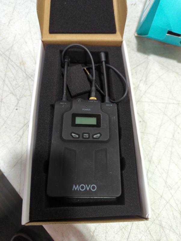 Photo 2 of Movo WRX8 48-Channel UHF Wireless Portable Receiver with Camera Mount and XLR / 3.5mm Outputs for the WMIC80 Wireless Microphone System