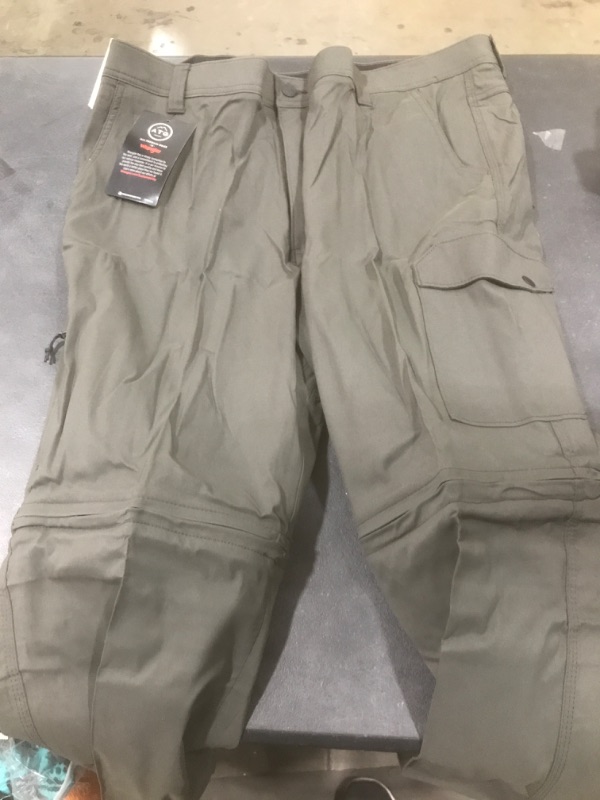 Photo 1 of 40 x 32 Green Wrangler Pants 