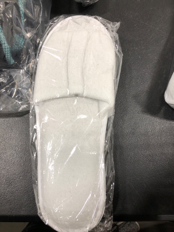 Photo 1 of  Unisex Non-Skid Disposable Slippers- white M/L