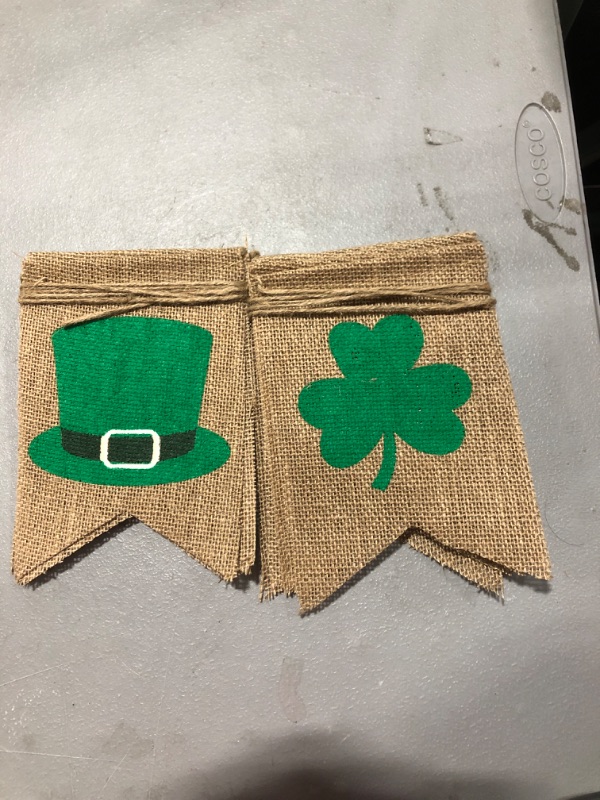 Photo 3 of 3sscha 2Pcs Happy Birthday Banner St.Patrick's Day Decoration Lucky One Clover Linen Banner 1st Birthday Spring Hanging Decor Outdoor Burlap Bunting Flag Photo Props Backdrop for Party Favor Supplies
