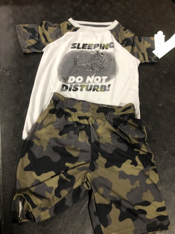 Photo 2 of Boy' 2pc Camo Dino Pajama Et - Cat & Jack™ Gray
SIZE S  6/7