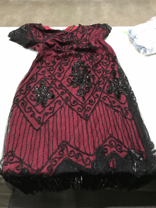 Photo 2 of BABEYOND 1920s Art Deco Fringed Sequin Dress Roaring 20s Flapper Fancy Dress Gatsby Costume Dress Red and Black X-Large