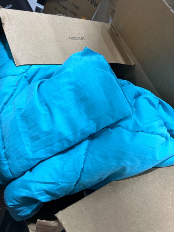 Photo 1 of 88x88 Cotton Bedding Comforter - TEAL 