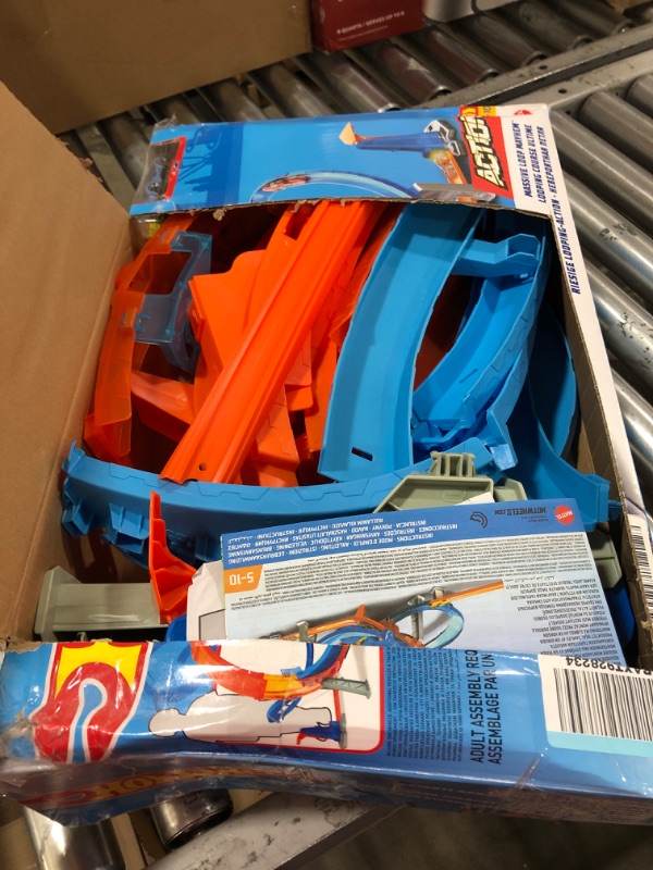 Photo 2 of Hot Wheels Massive Loop Mayhem Track Set with Huge 28-Inch Tall Track Loop Slam Launcher, Battery Box & 1 Hot Wheels 1:64 Scale Car, Designed for Multi-Car Play, Gift for Kids 5 Years Old & Up SIOC/FFP Track Set