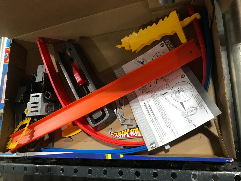 Photo 1 of Hot Wheels Energy Track Set