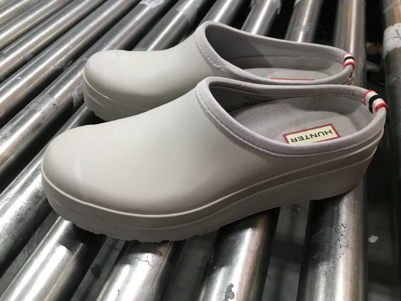 Photo 1 of HUNTER WOMEN ORIGINAL PLAY CLOG--- size 6
