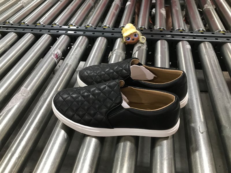 Photo 1 of  Women's Quilted Low Top Classic Slip On Sneakers Black--- size 10