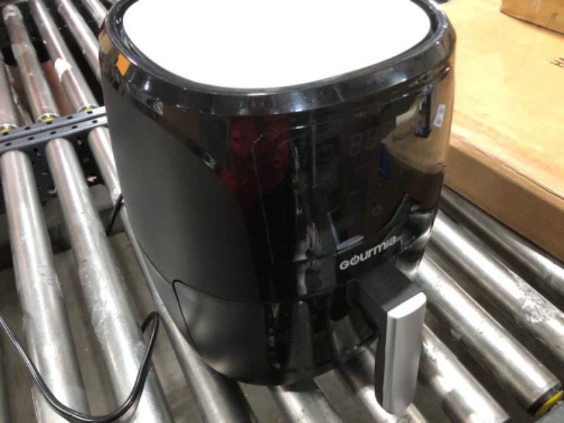 Photo 1 of SOLD FOR PARTS ONLY Gourmia Air Fryer Oven Digital Display 6 Quart Large AirFryer Cooker 12 1-Touch Cooking Presets, XL Air Fryer Basket 1500w Power Multifunction Black and Stainless Steel Accents FRY FORCE GAF686 6 Qt.