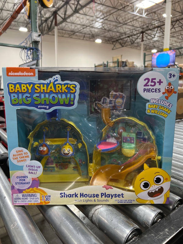 Photo 2 of Baby Shark's Big Show! Shark House Playset – Lights and Sounds Toddler Playset – Interactive Baby Shark Toy