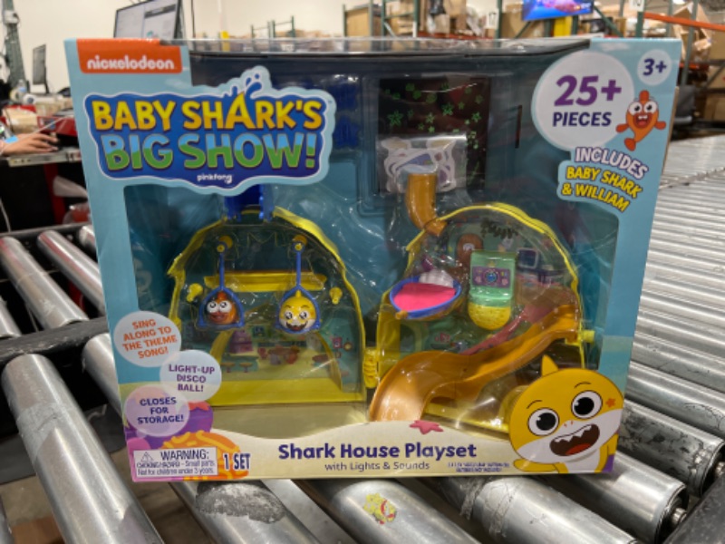 Photo 2 of Baby Shark's Big Show! Shark House Playset – Lights and Sounds Toddler Playset – Interactive Baby Shark Toy