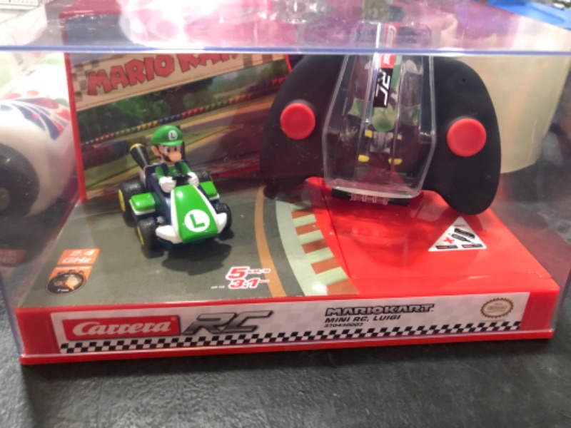 Photo 1 of CARRERA RC Mario Kart(TM) Luigi - on-road Racing Car - Boy/Girl -...
