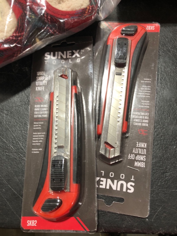 Photo 2 of 2 PACK 18mm Snap Off Utility Knife (Comes with 8 Blades)