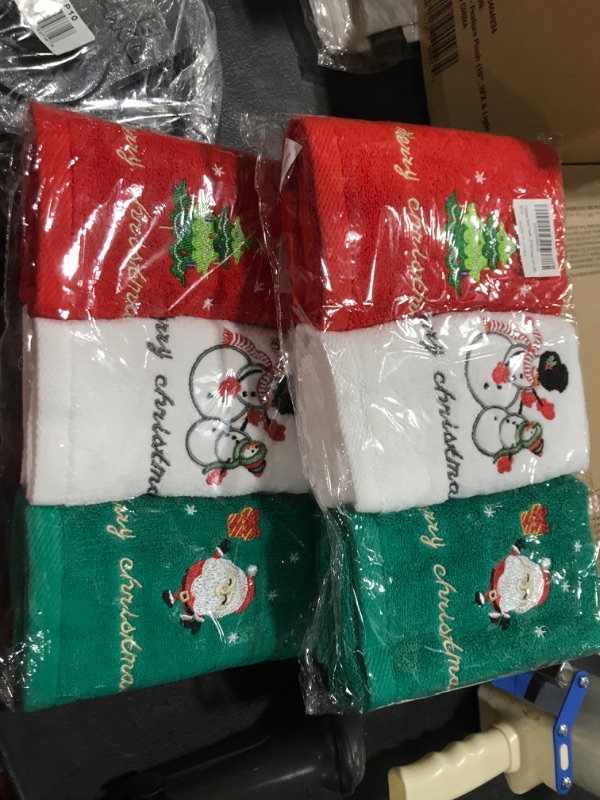 Photo 1 of 2 CHRISTMAS HAND TOWELS PACK 