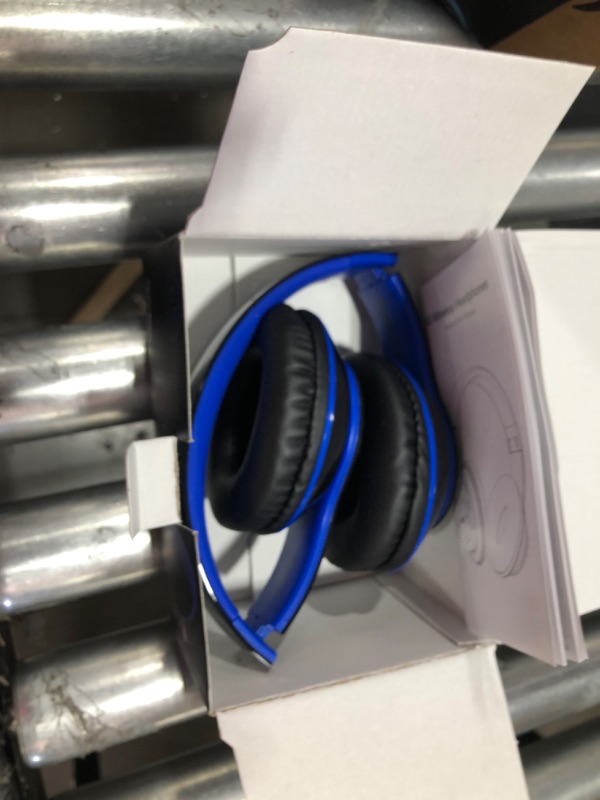 Photo 2 of PRTUKYT 6S Wireless Bluetooth Headphones Over Ear
