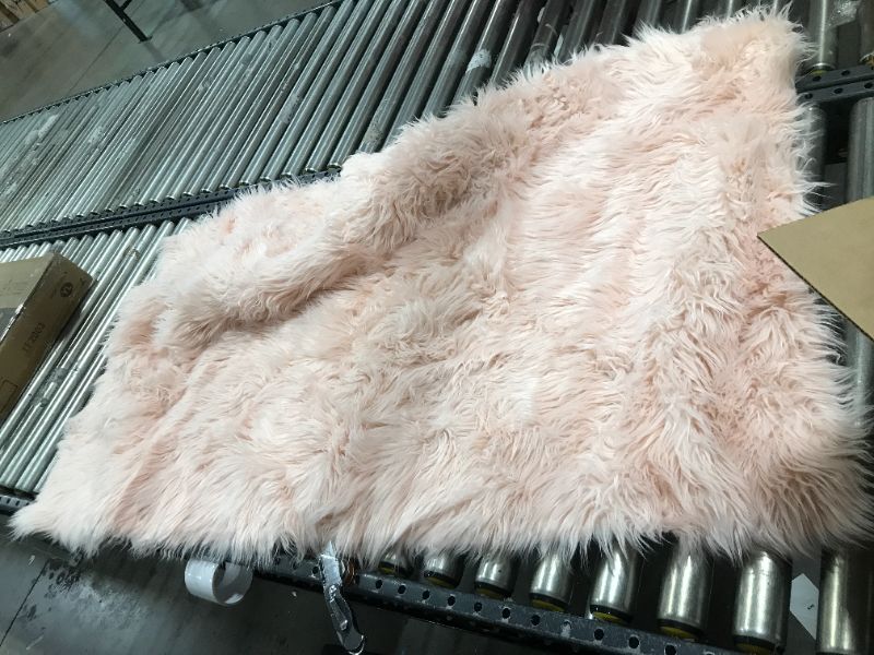 Photo 1 of 3' x 5' faux fur area rug --- color pink 