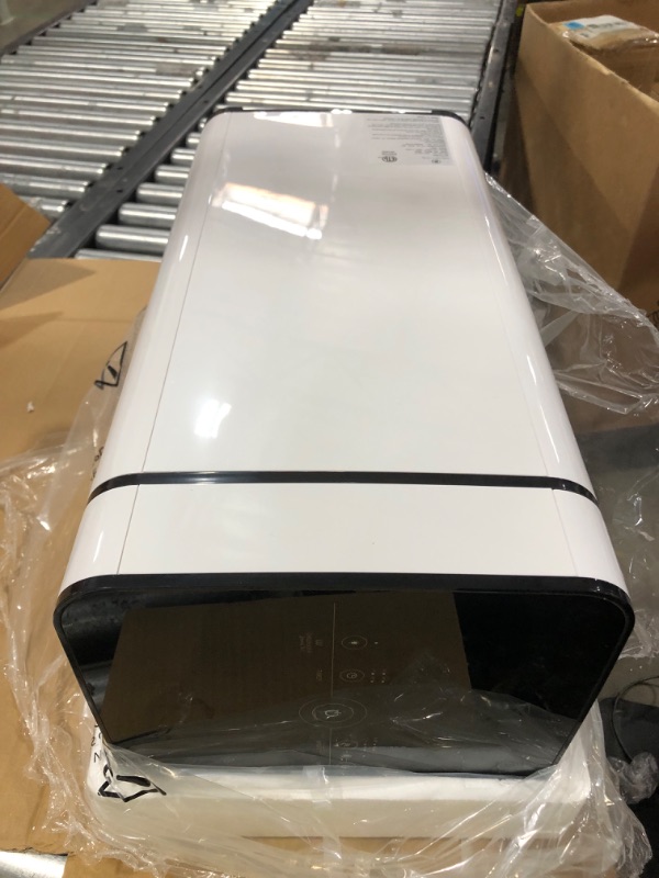 Photo 1 of Medify MA-40-UV Air Purifier with True HEPA H14 Filter + UV Light | 840 sq ft Coverage | for Allergens, Wildfire Smoke, Dust, Odors, Pollen, Pets | Quiet 99.9% Removal to 0.1 Microns | White, 1-Pack White 1-Pack Air Purifier