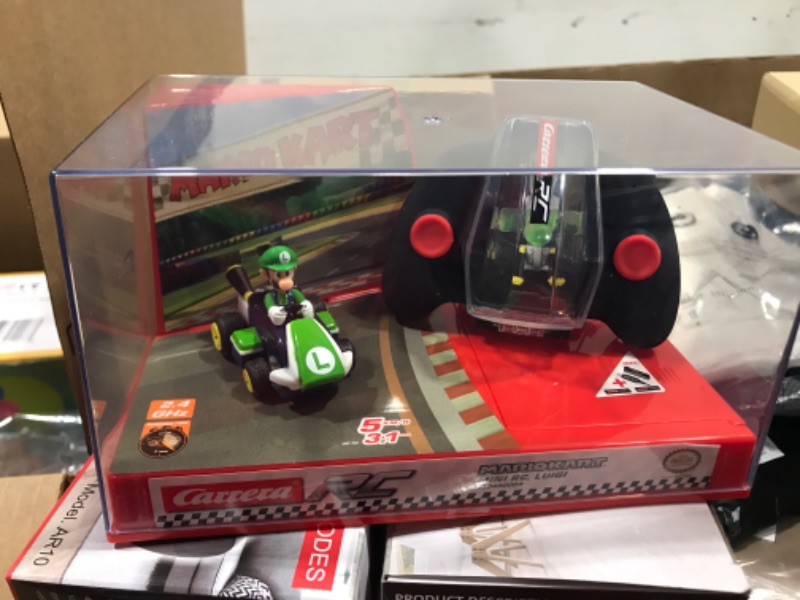 Photo 2 of CARRERA RC Mario Kart(TM) Luigi - on-road Racing Car - Boy/Girl