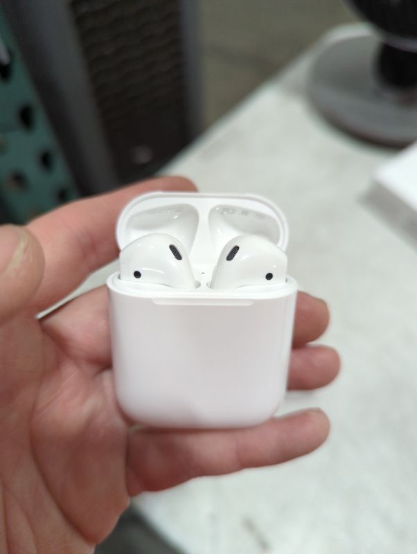 Photo 6 of "NEW IN BOX"
AirPods with Charging Case