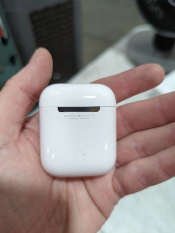 Photo 7 of "NEW IN BOX"
AirPods with Charging Case