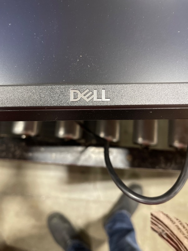 Photo 2 of Dell P2018H 20" LED-Backlit LCD Monitor, Black
