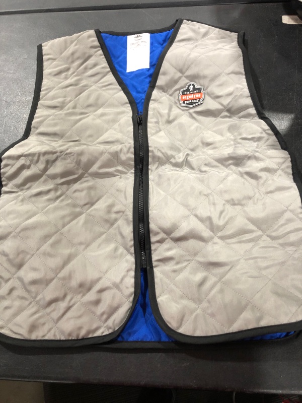 Photo 2 of Ergodyne Chill-Its 6665 Evaporative Cooling Vest LARGE 
