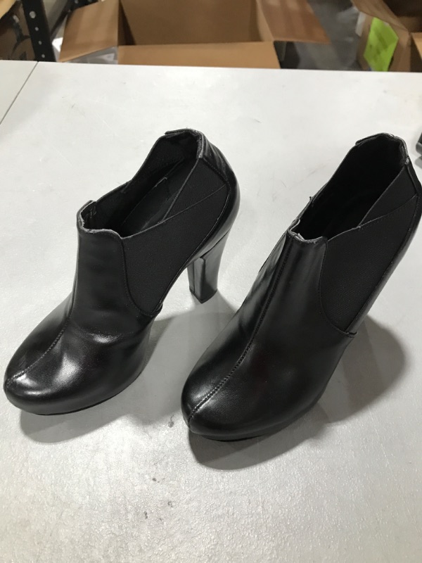 Photo 1 of black dress shoe SIZE 5.5/6 WOMEN