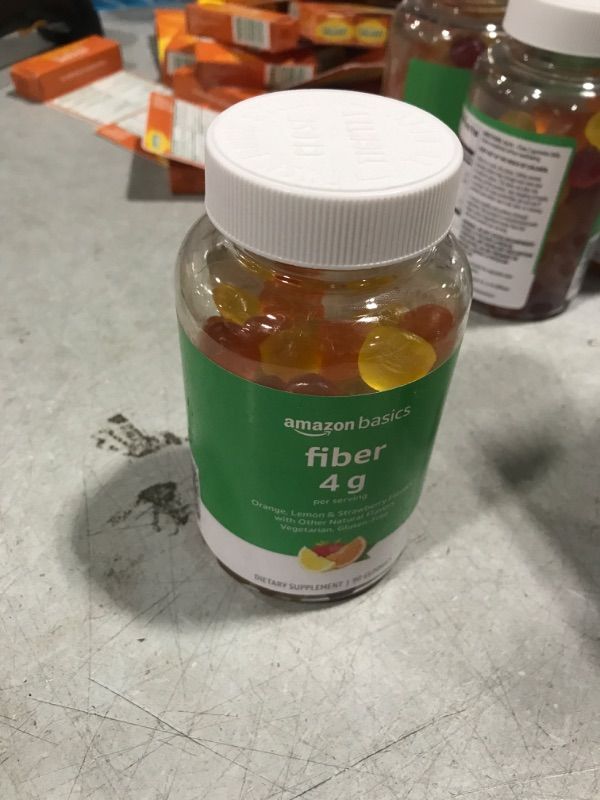 Photo 1 of Amazon Basics (previously Solimo) Fiber 4g Gummies, Digestive Health, Supports Regularity, Orange, Lemon & Strawberry Flavors, 90 Count