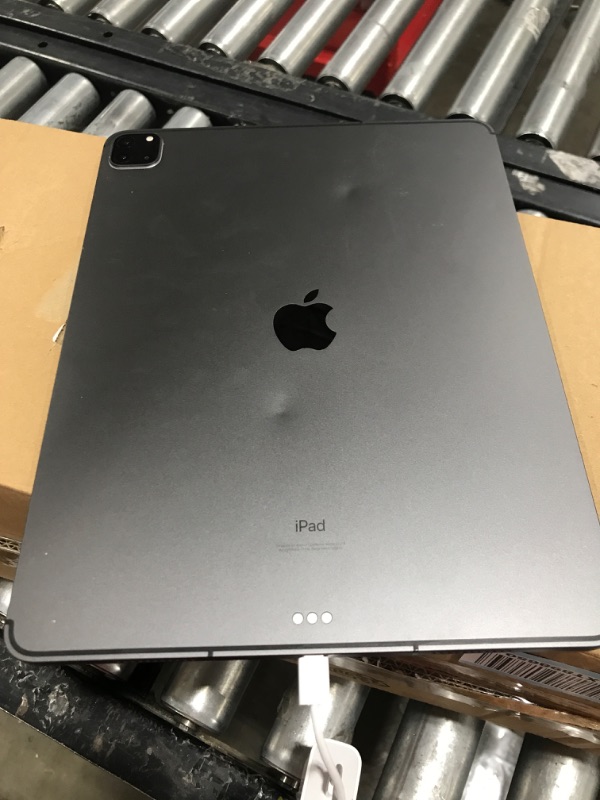 Photo 5 of Apple 2021 12.9-inch iPad Pro (Wi?Fi, 128GB) - Space Gray
