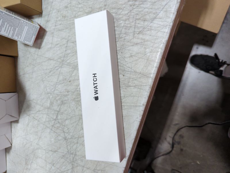 Photo 2 of "NEW SEALED IN BOX" 
Apple Watch SE (2nd Gen) [GPS + Cellular 40mm] Smart Watch w/Starlight Aluminum Case & Starlight Sport Band - S/M. Fitness & Sleep Tracker, Crash Detection, Heart Rate Monitor, Water Resistant Starlight Aluminium Case with Starlight S