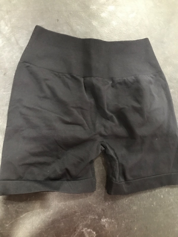 Photo 1 of (LARGE) Women's Shorts Size LARGE