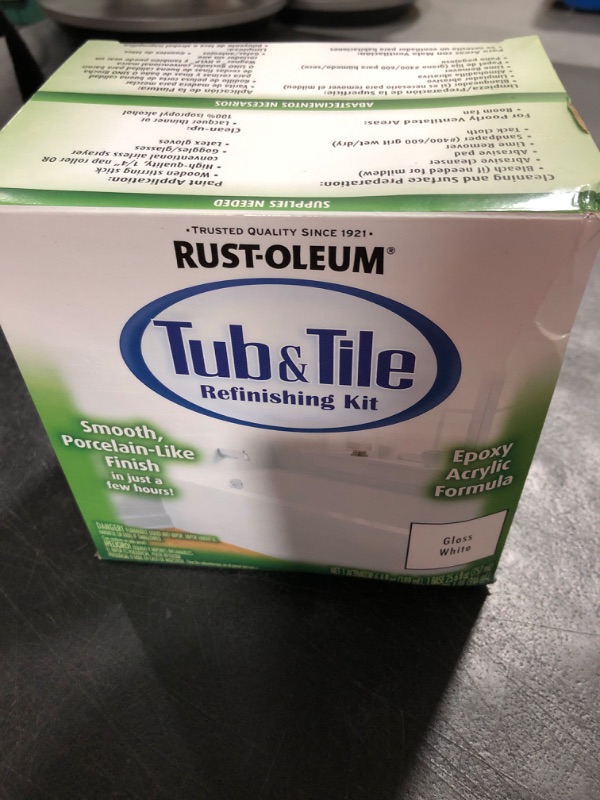 Photo 3 of Rust-Oleum 384165 Tub And Tile Refinishing 2-Part Kit, Gloss White,White Gloss White (New)