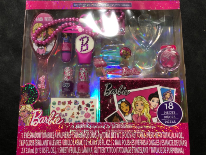 Photo 1 of Barbie 18 Piece Set 