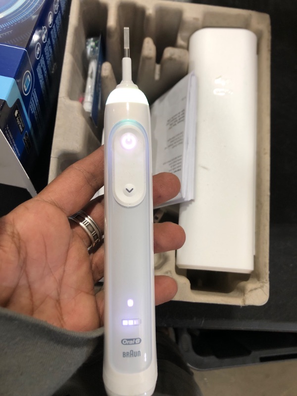 Photo 3 of Oral-B Smart 5000 Rechargeable Electric Toothbrush
