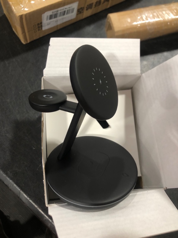 Photo 1 of 3 in 1 Wireless Charging Station 