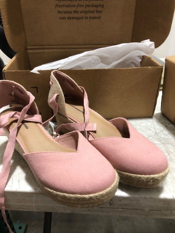 Photo 1 of Amazon Essentials - US 7.5 Womens - Shoes -  Wedges - Pink 