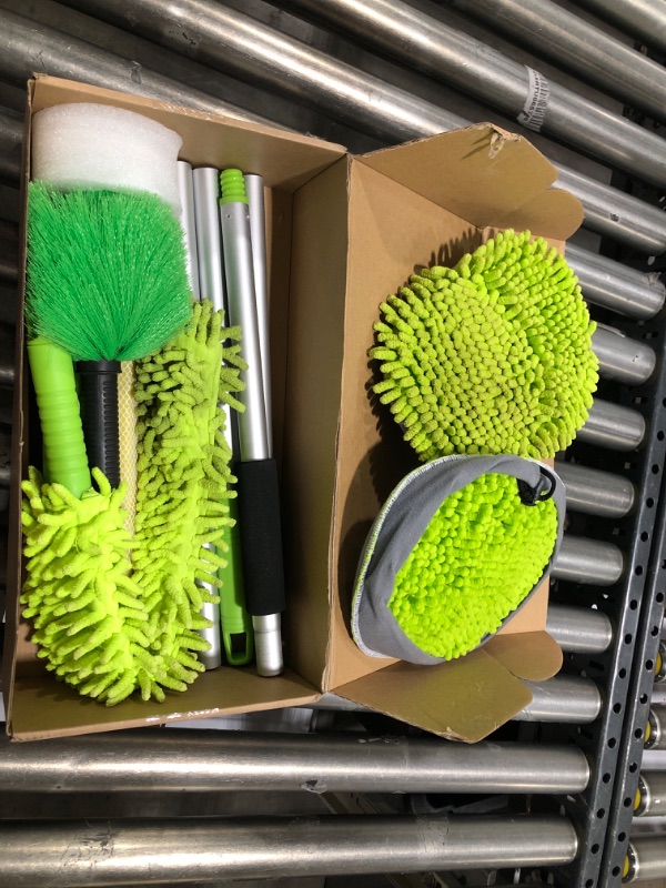 Photo 2 of CGYUJISD 62" Car Wash Brush with Long Handle Car Wash Mop Mitt Sponge Windshield Window Squeegee Wheel Tire Brush Car Duster Microfiber Towels 10 PCS