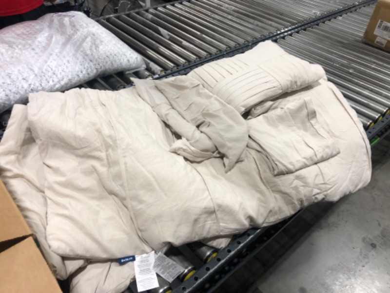 Photo 1 of 3 Piece Comforter Set w/ Throw Pillow - 104"x 90"