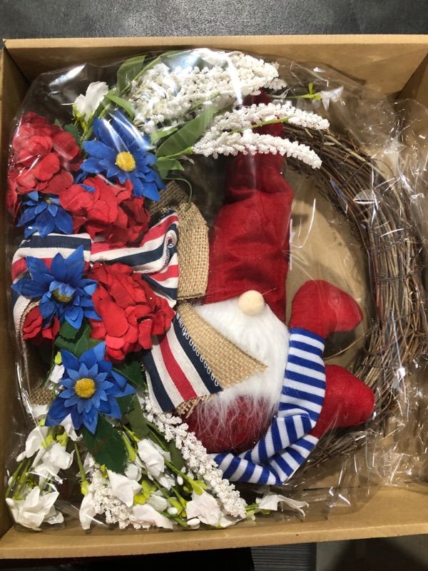 Photo 1 of 18" American Gnome Wreath 