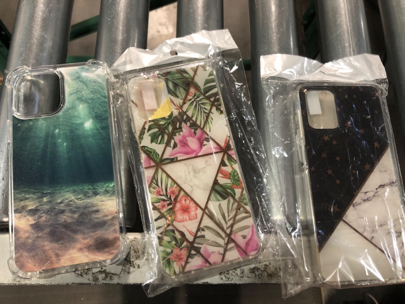 Photo 1 of **NON-REFUNDABLE** Smartphone Case Bundle