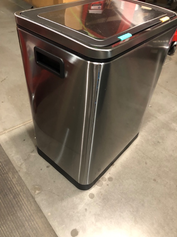 Photo 2 of * used * see images *
Amazon Basics 30L Dual Bin Soft-Close Trash can with Foot Pedal 