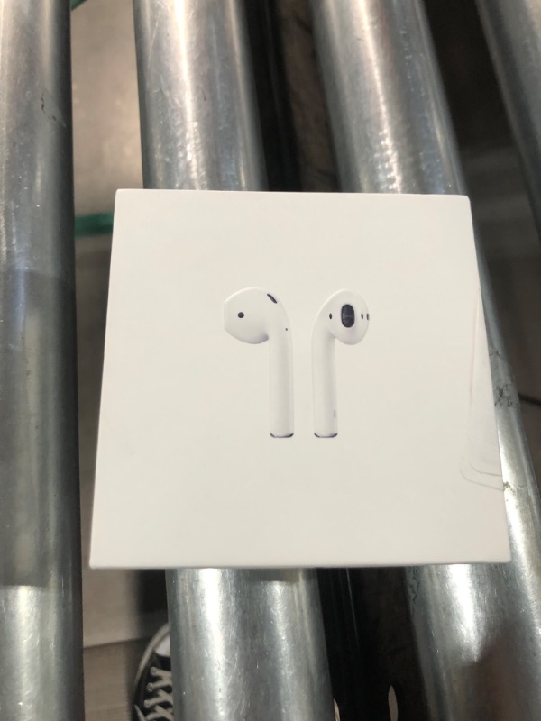 Photo 4 of AirPods with Charging Case 2nd Generation