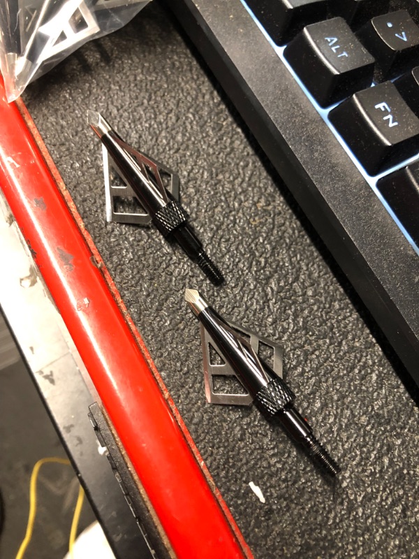 Photo 1 of Crossbow Broadheads 100 Grain 12 Pack Archery Hunting 3 Blades Sharp Compound Recurve Bow Arrow Heads Black