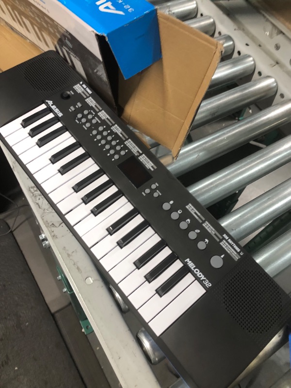 Photo 2 of *SEE NOTES* Alesis Melody 32 and M-Audio HDH40 – Electric Keyboard Digital Piano with 32 Keys, Speakers, USB-MIDI Connectivity, Headphones and Piano Lessons Melody 32 + Headphones