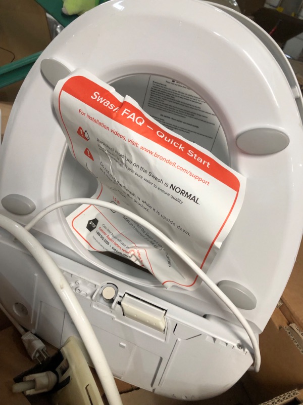 Photo 4 of ***USED - DIRTY - UNABLE TO TEST***
Brondell CL510-RW Swash CL510 Electric Bidet Toilet Heated Seat, Oscillating Stainless Steel Nozzle